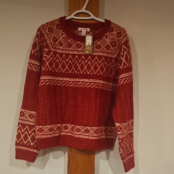 Scandinavian Style Red and Cream Knit Sweater - Picture 2 of 10